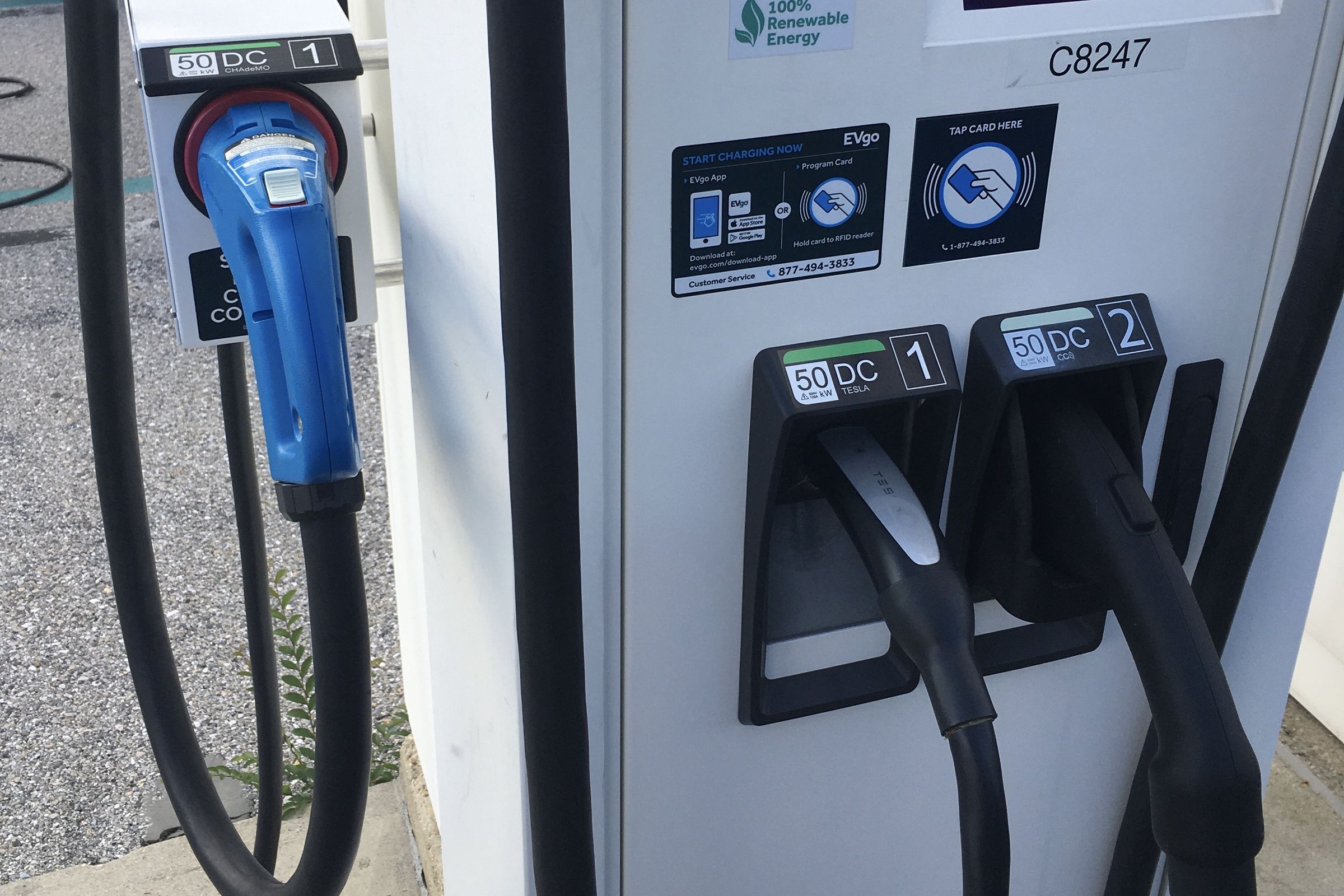 An analysis of 20,000 EV stations concludes that charging is still a massive bummer